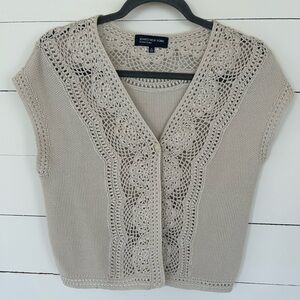 Jones New York Bone Colored Crocheted Vest Size Medium.